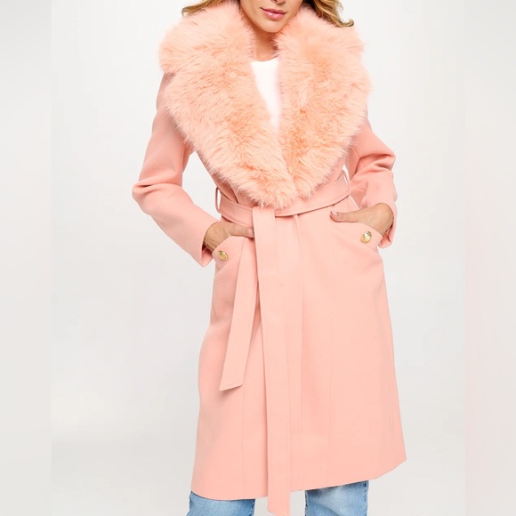Chic Peach Coat with Faux Fur Collar - Picture 5 of 11